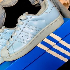 Shelltoe Adidas